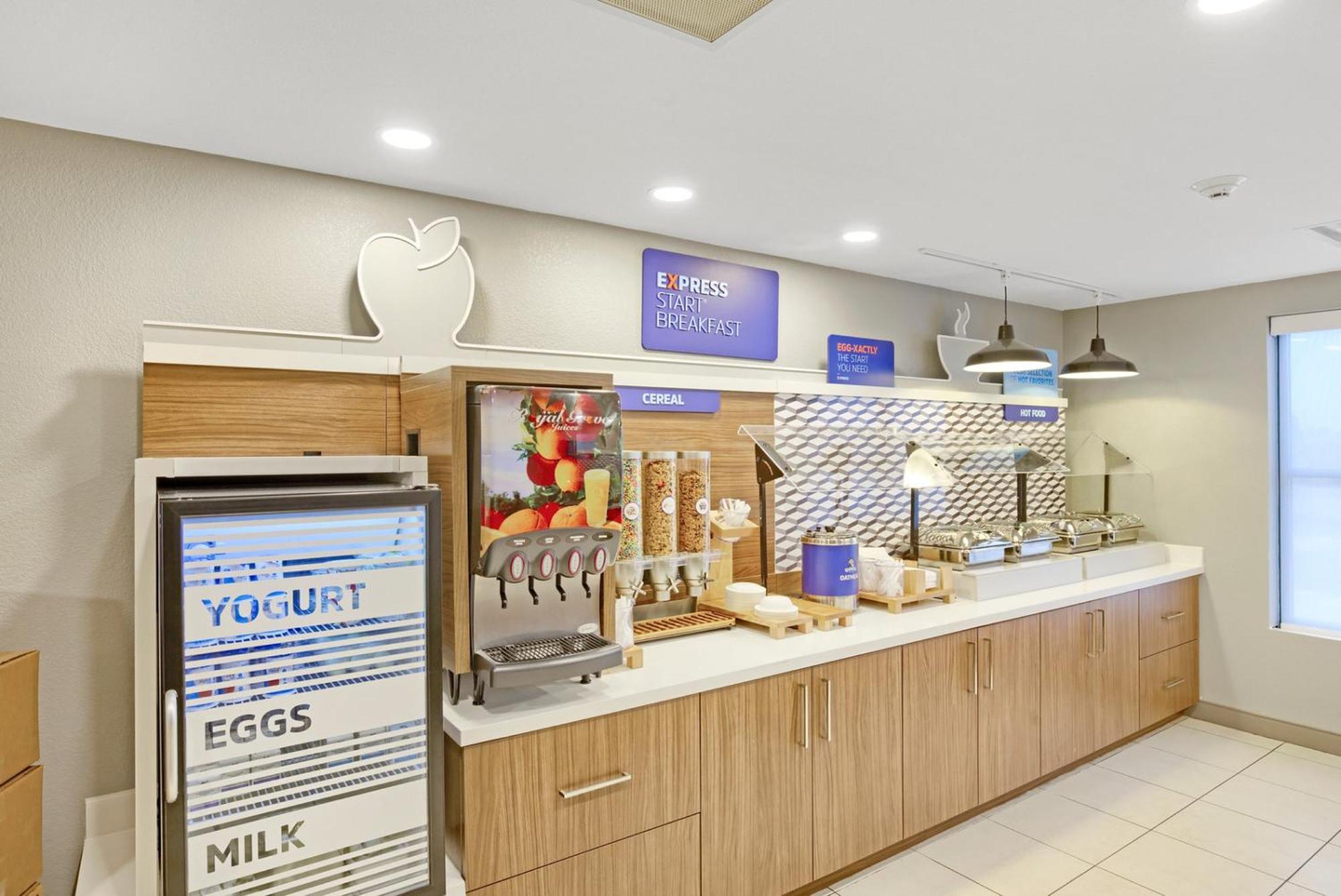 Holiday Inn Express - Gulfport Beach By Ihg Exterior photo
