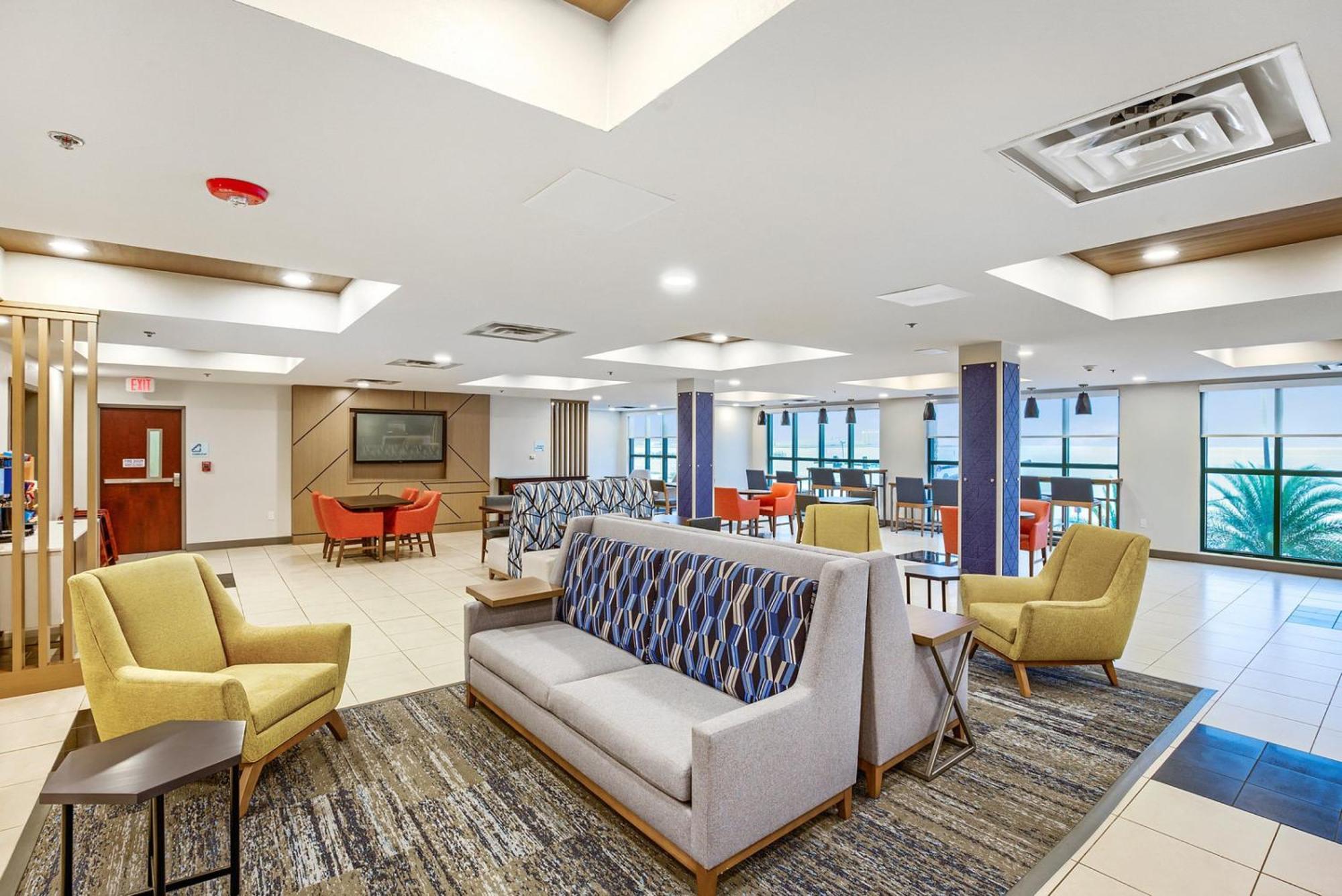 Holiday Inn Express - Gulfport Beach By Ihg Exterior photo