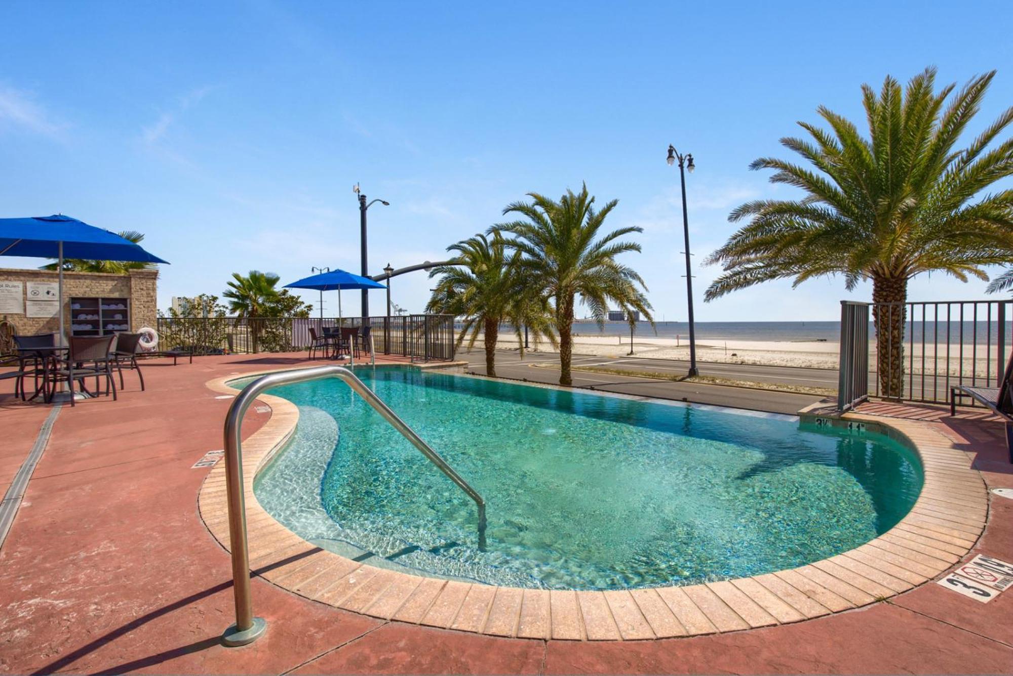 Holiday Inn Express - Gulfport Beach, An Ihg Hotel Exterior photo