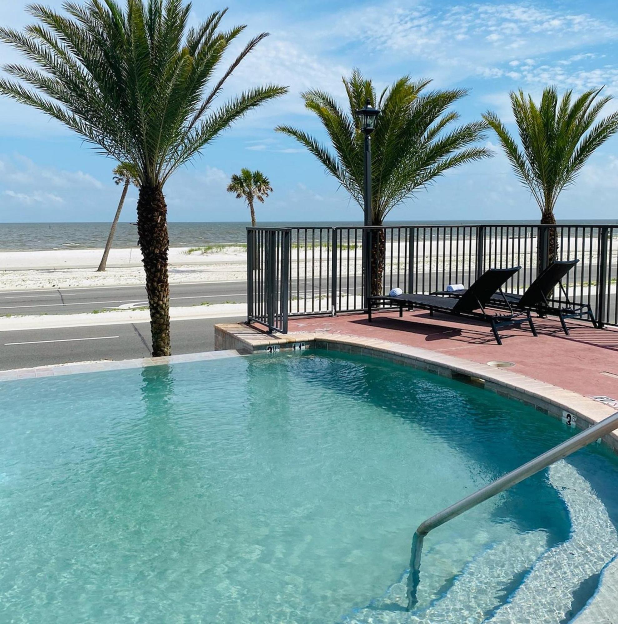 Holiday Inn Express - Gulfport Beach, An Ihg Hotel Exterior photo