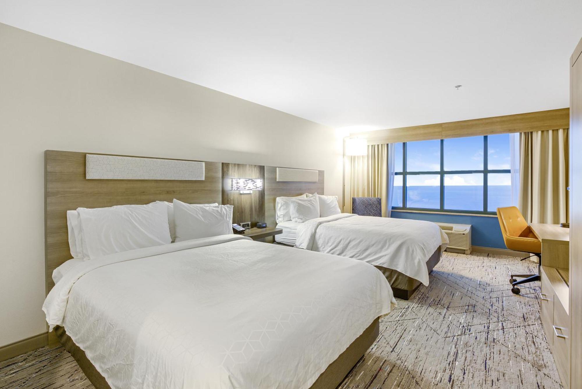 Holiday Inn Express - Gulfport Beach By Ihg Exterior photo